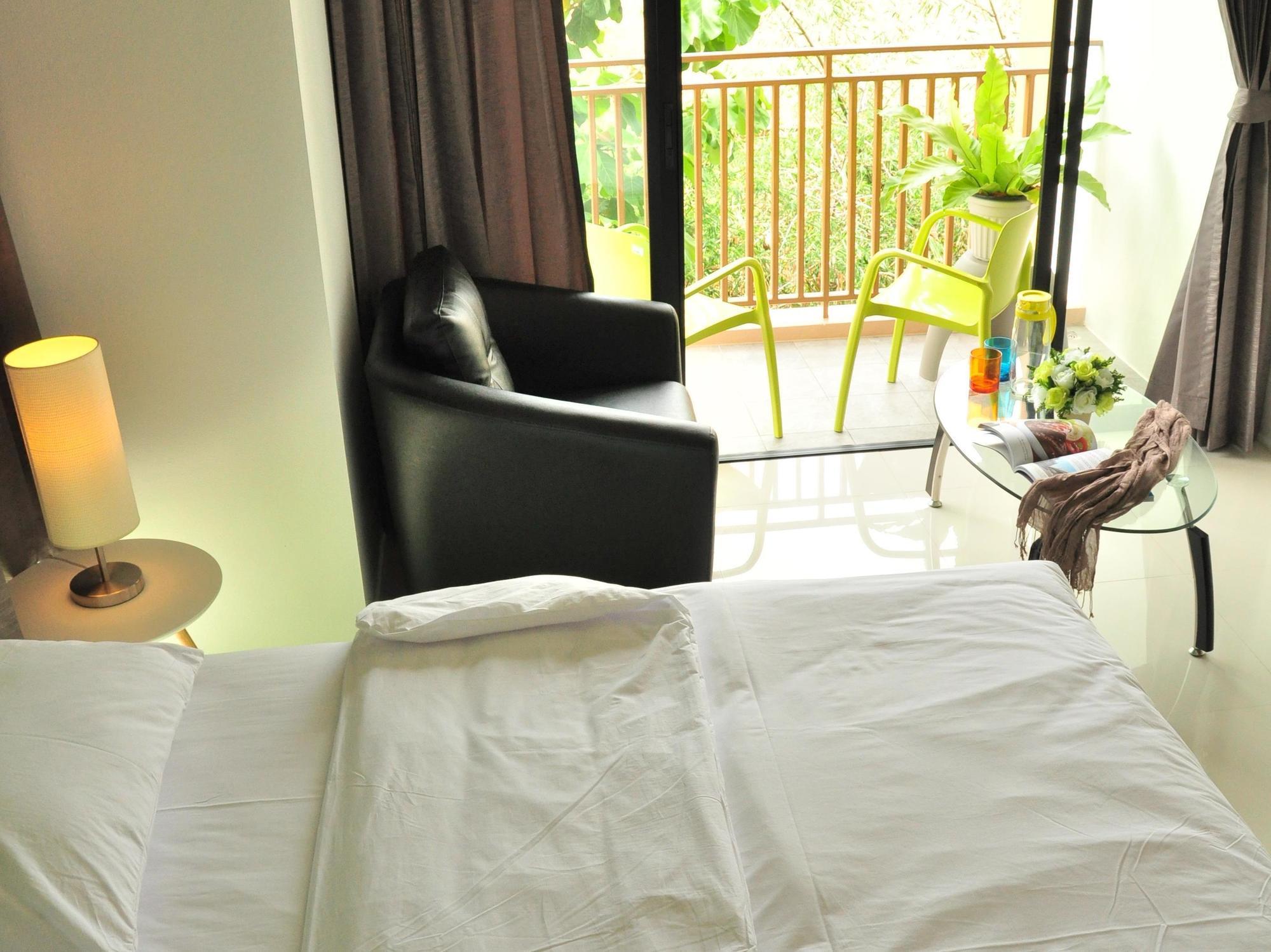 Dusit Naka Place Phuket Bagian luar foto