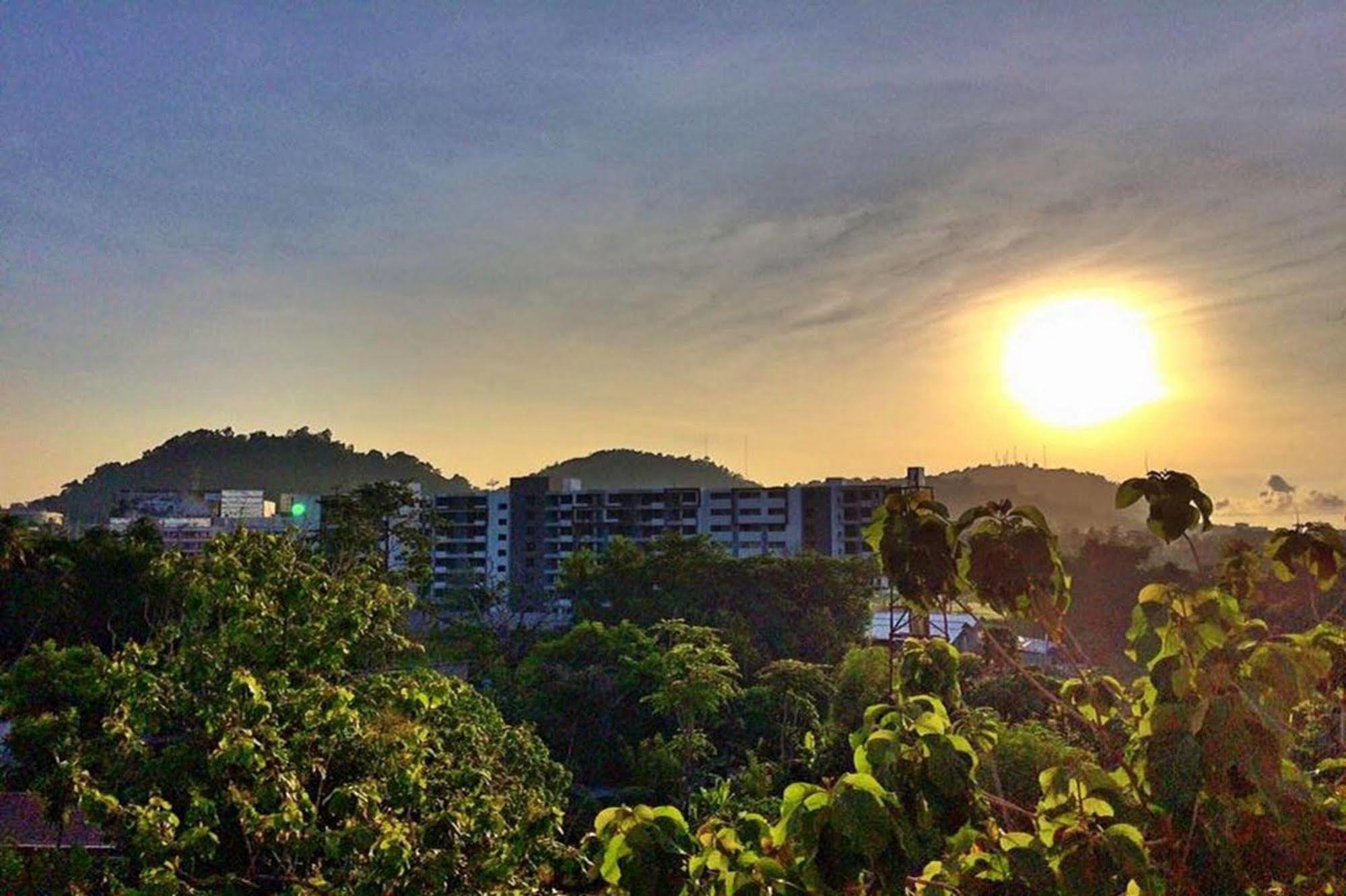 Dusit Naka Place Phuket Bagian luar foto