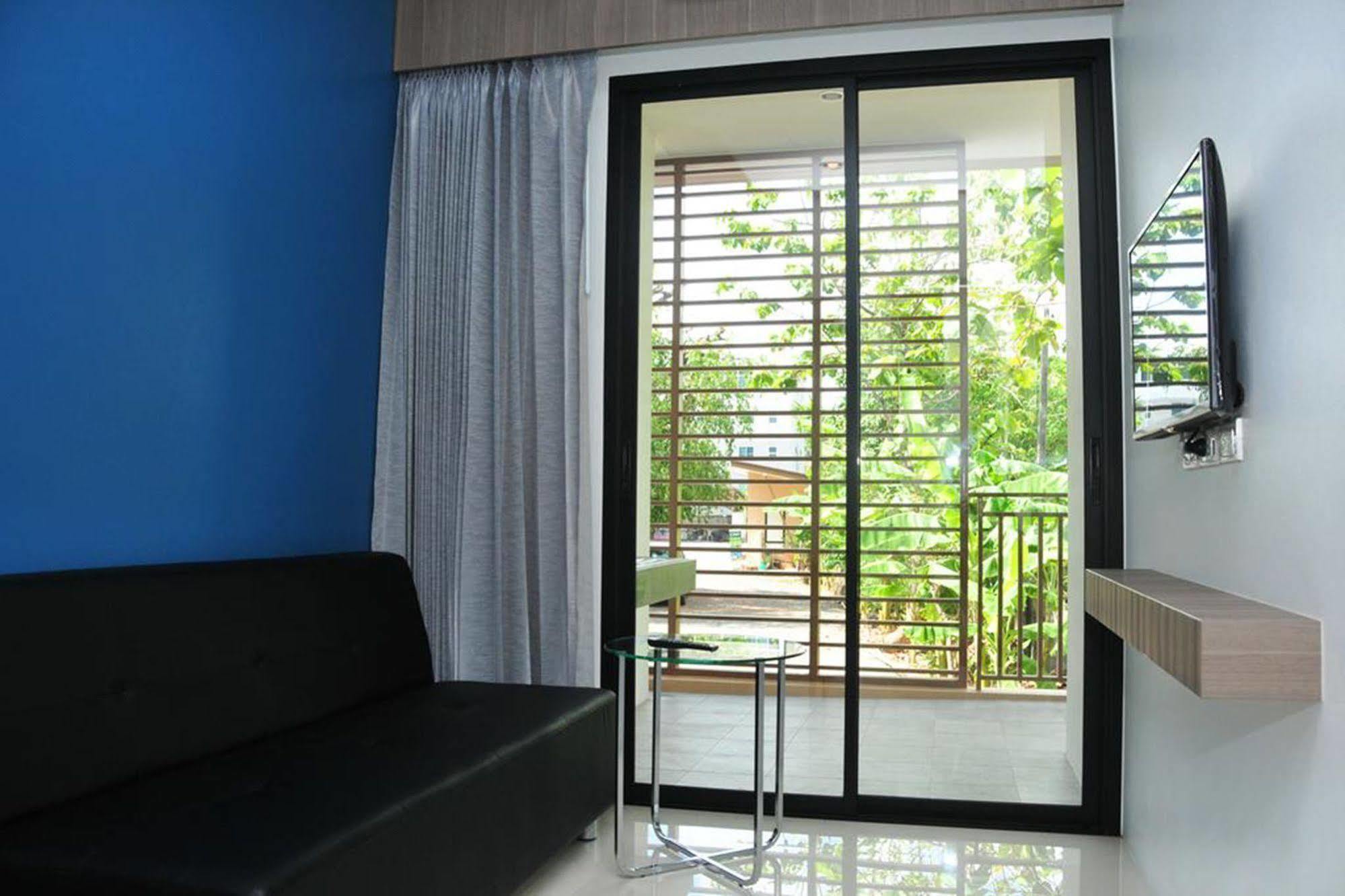 Dusit Naka Place Phuket Bagian luar foto