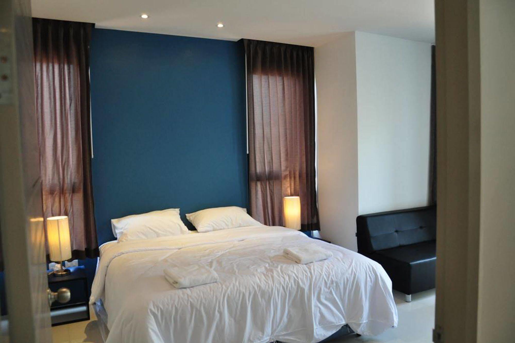 Dusit Naka Place Phuket Bagian luar foto