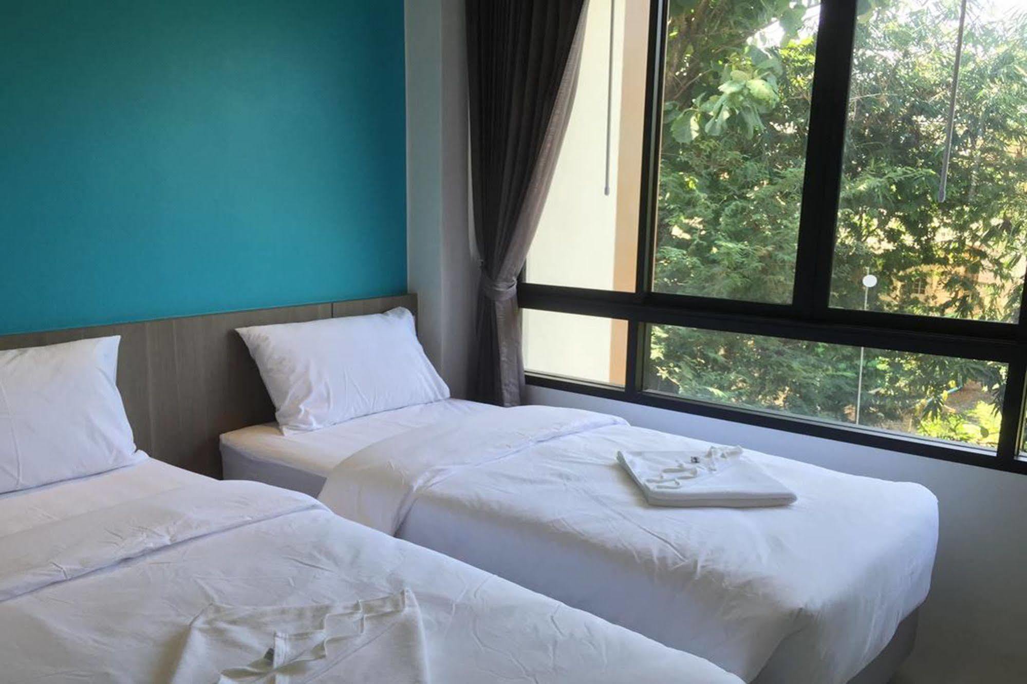 Dusit Naka Place Phuket Bagian luar foto