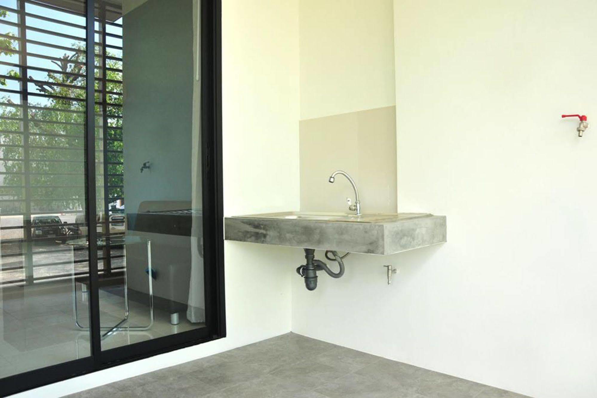 Dusit Naka Place Phuket Bagian luar foto